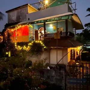 Bed & Breakfast Beachaholic Homestay 